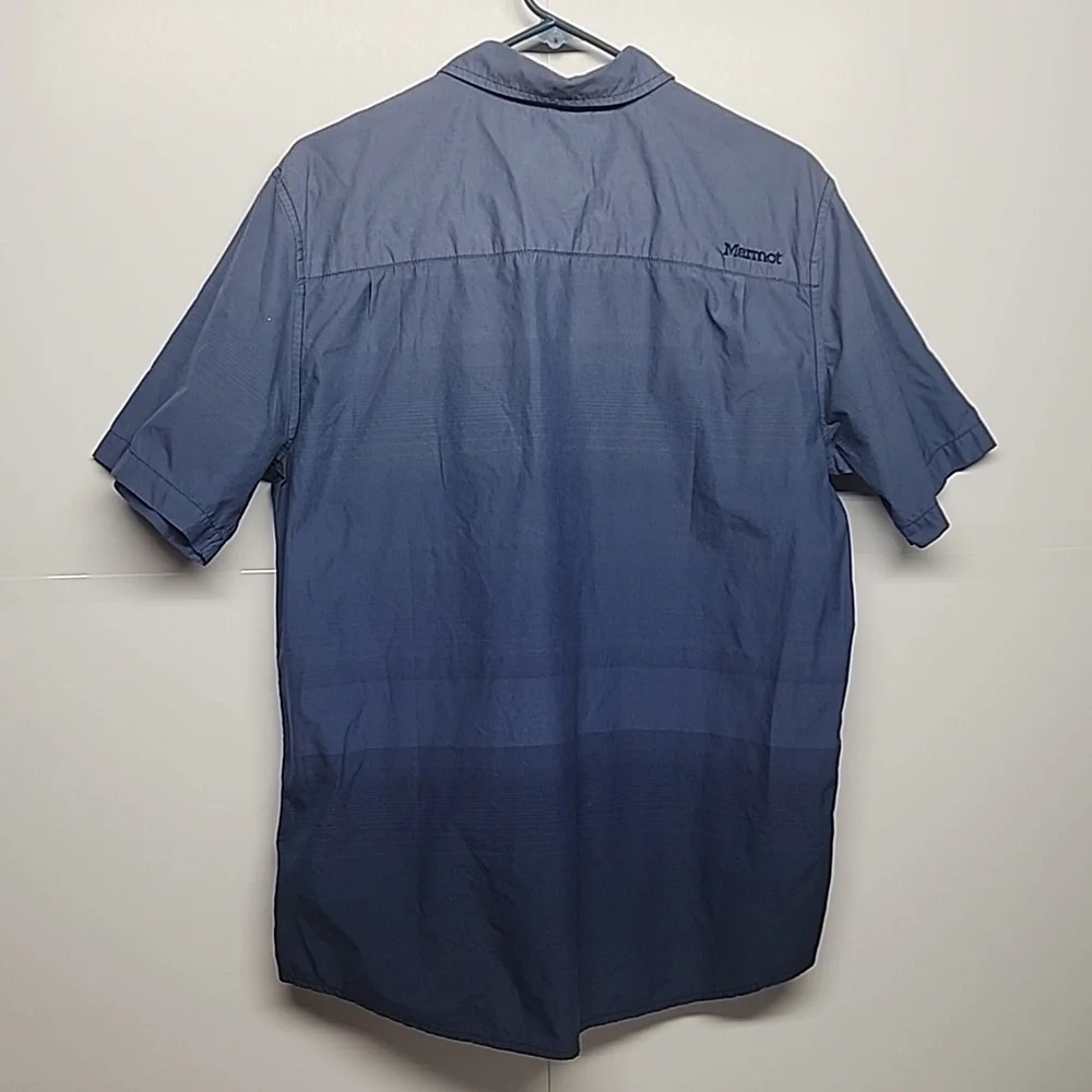 Marmot made in India sz M mens button down shirt sleeve blues shirt